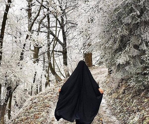 عکس دختر چادری تو برف
