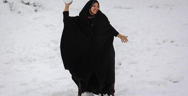 عکس دختر چادری تو برف