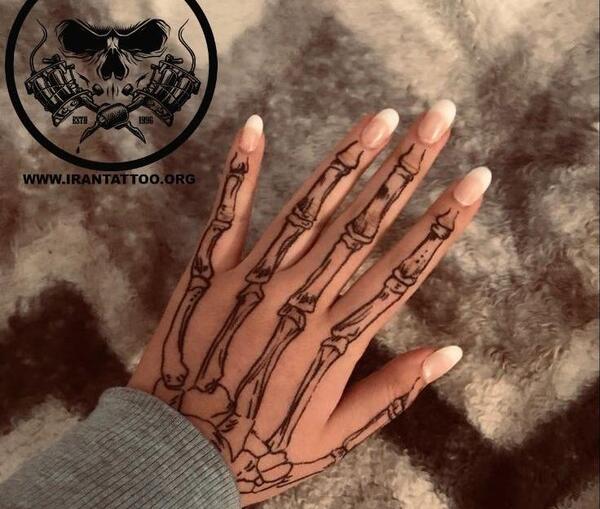 عکس تاتو دست اسکلت