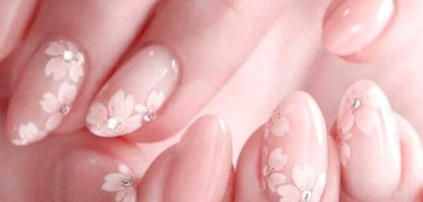 عکس طرح ناخن بهاری