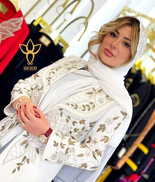 عکس نیوشا ضیغمی با لباس کردی