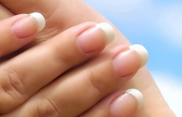 عکس مدل ناخن فرنچ کج