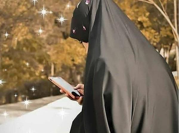 عکس دختر چادری در گلزار شهدا