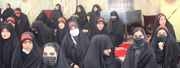 عکس دختر چادری در گلزار شهدا