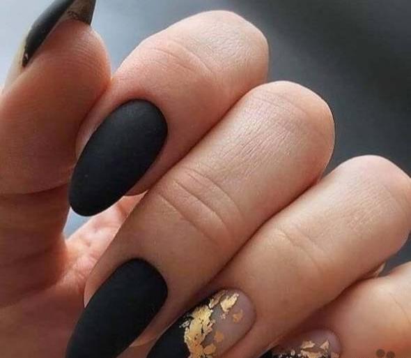 عکس مدل لاک ناخن سفید مشکی