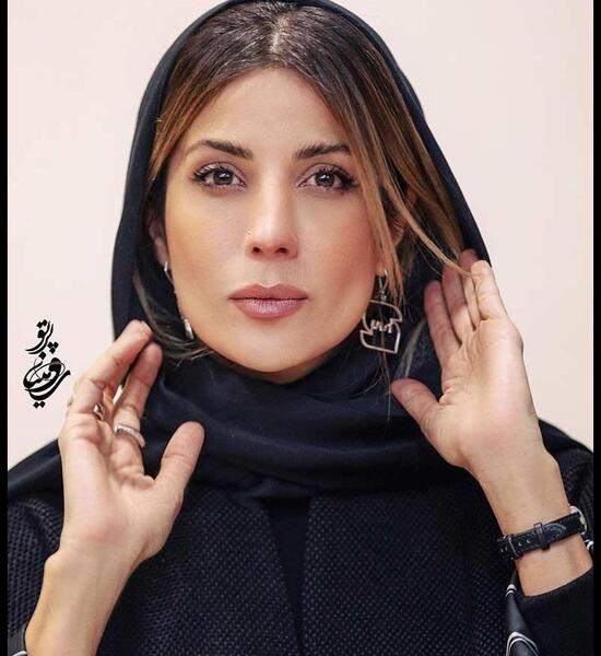 عکس سیاه هانیه توسلی در اینستاگرام