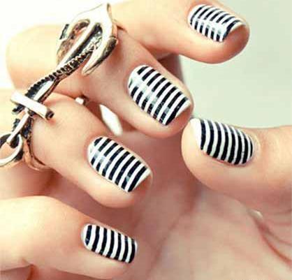 عکس مدل لاک ناخن سفید قرمز