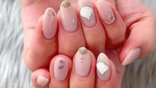 عکس طرح ناخن زرشکی