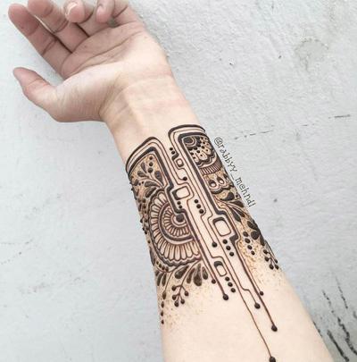 عکس طرح تاتو مردانه روی ساعد دست