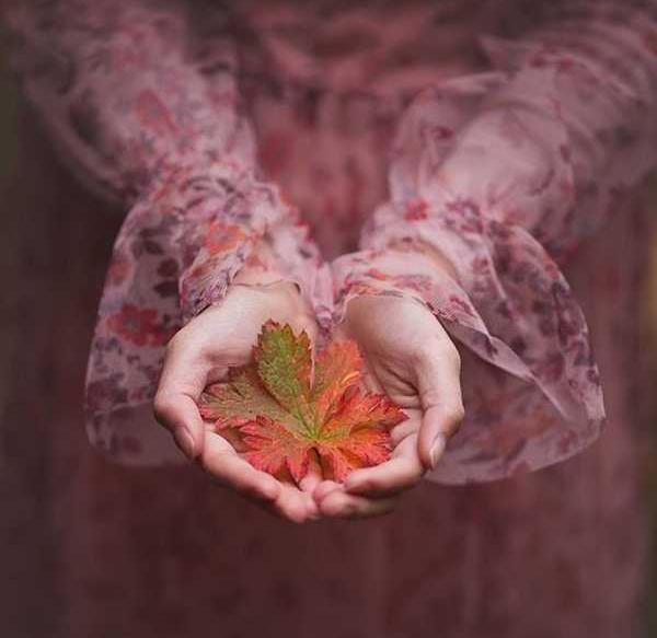 عکس پروفایل دخترانه رنگ صورتی