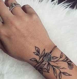 عکس طرح تاتو گرگ زنانه