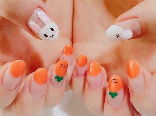 عکس مدل کاشت ناخن کوتاه فانتزی