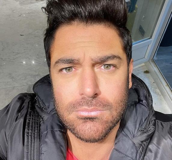 عکس محمد رضا گلزار مادرش