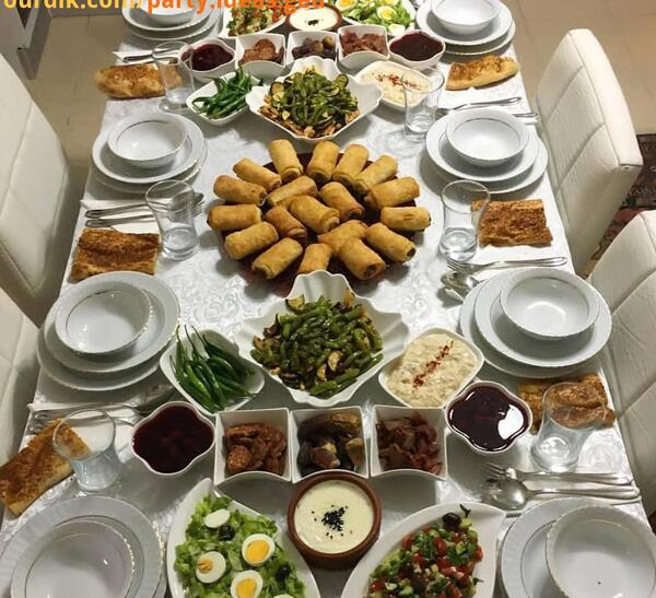 عکس سفره مهمانی افطار