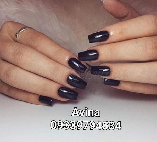 عکس مدل ناخن کاشت سفید مشکی