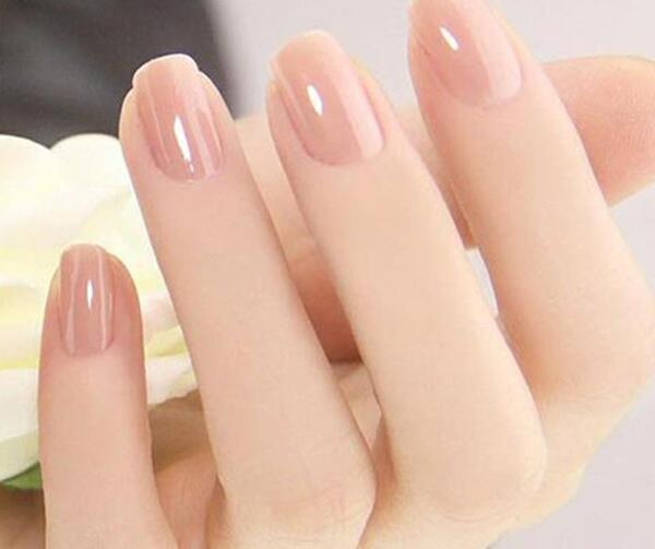 عکس مدل ناخن ساده با لاک