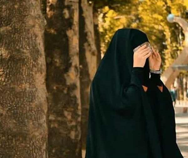 عکس دختر چادری با گل