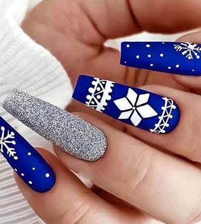 عکس مدل ناخن آبی سفید