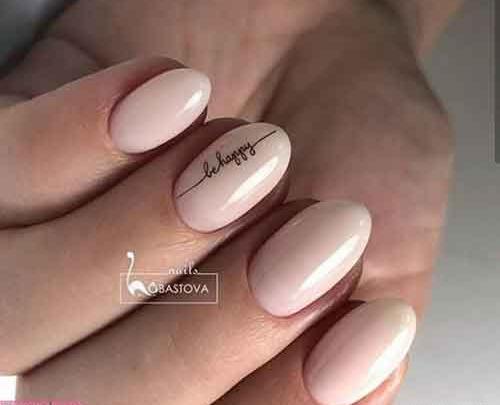 عکس مدل ناخن دخترانه سفید ساده