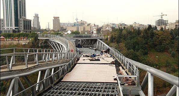عکس پل طبیعت تهران در روز
