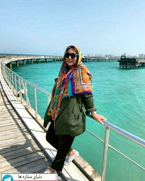عکس خانم لب دریا
