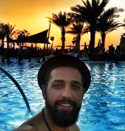استخر عکس نیوشا ضیغمی بدون حجاب در خارج