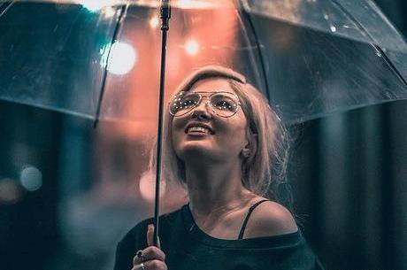 عکس دنیا خواننده و همسرش