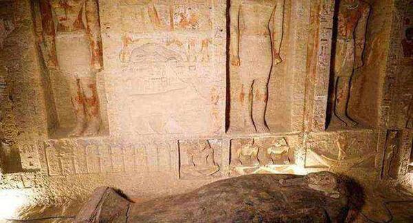 عکس داخل اهرام ثلاثه