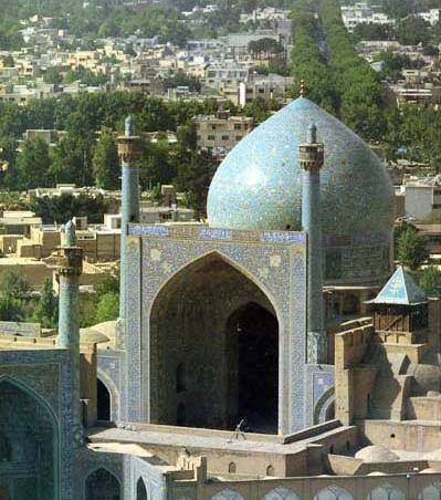 عکس دختر چادری روبروی حرم