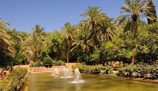 عکس عروس در باغ