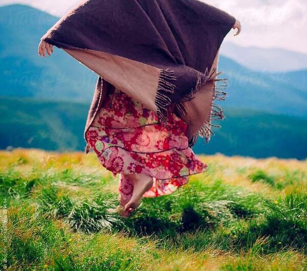 عکس پروفایل دخترونه لاکچری لب دریا