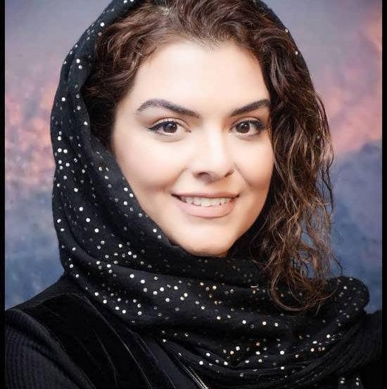 عکس دنیا مدنی و مادرش