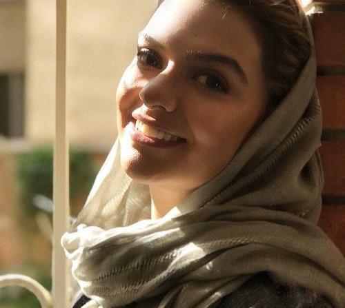 عکس دنیا مدنی و مادرش