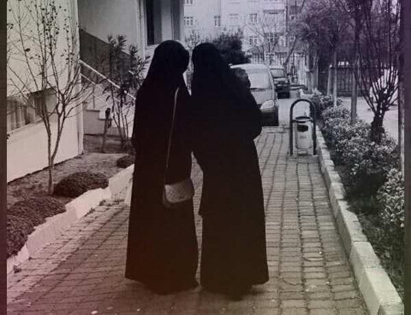 عکس بغل رفیق دخترونه