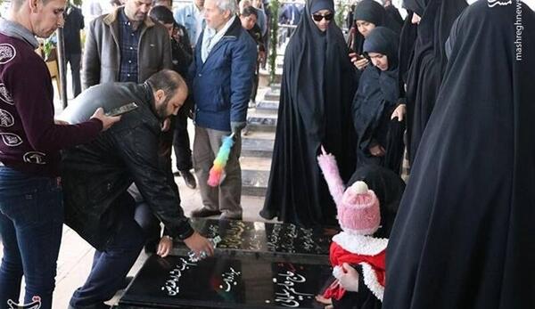 عکس از گلزار شهدا کرمان