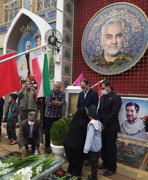 عکس از گلزار شهدا کرمان