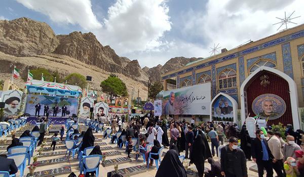 عکس از گلزار شهدا کرمان