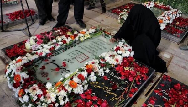 عکس از گلزار شهدا کرمان