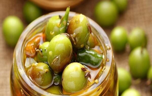 عکس گوجه سبز در ظرف