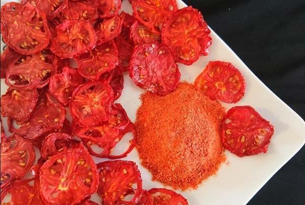 عکس گوجه سبز در ظرف