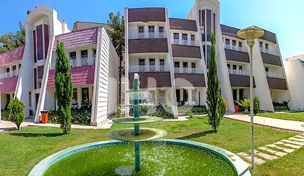 عکس خانم پردیس ثابتی