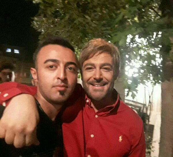 عکس محمدرضا گلزار در آینه بغل