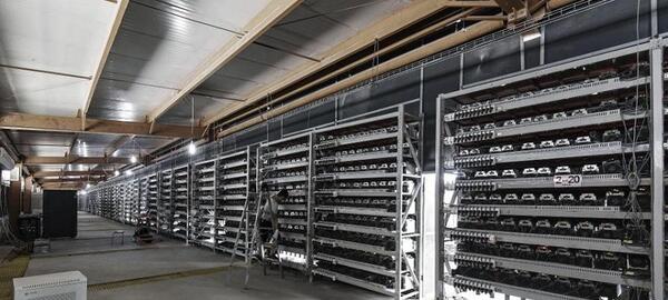 عکس دستگاه استخراج بیت کوین