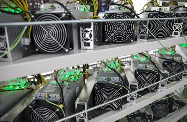 عکس دستگاه استخراج بیت کوین