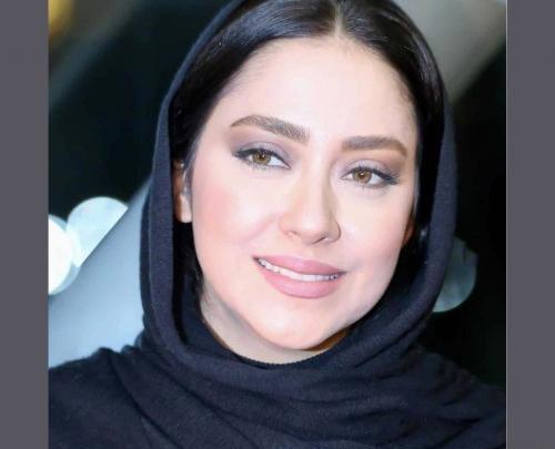 عکس لیلی در غنچه های زخمی