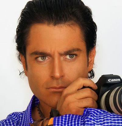 عکس محمد رضا گلزار در استخر