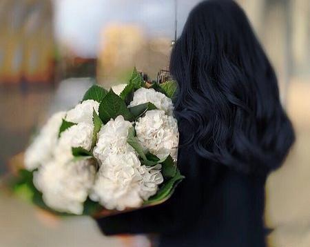 عکس سفید طرح دار گل