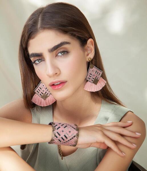 عکس ابی خیلی کمرنگ