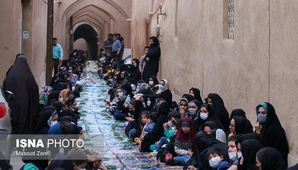 عکس سفره افطار بین الحرمین