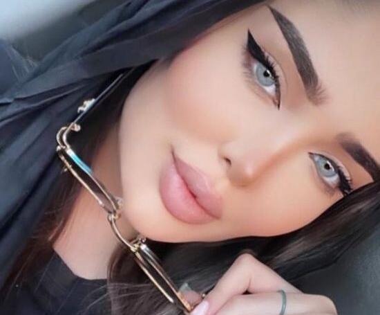 عکس لوازم آرایشی لاکچری برای پروفایل